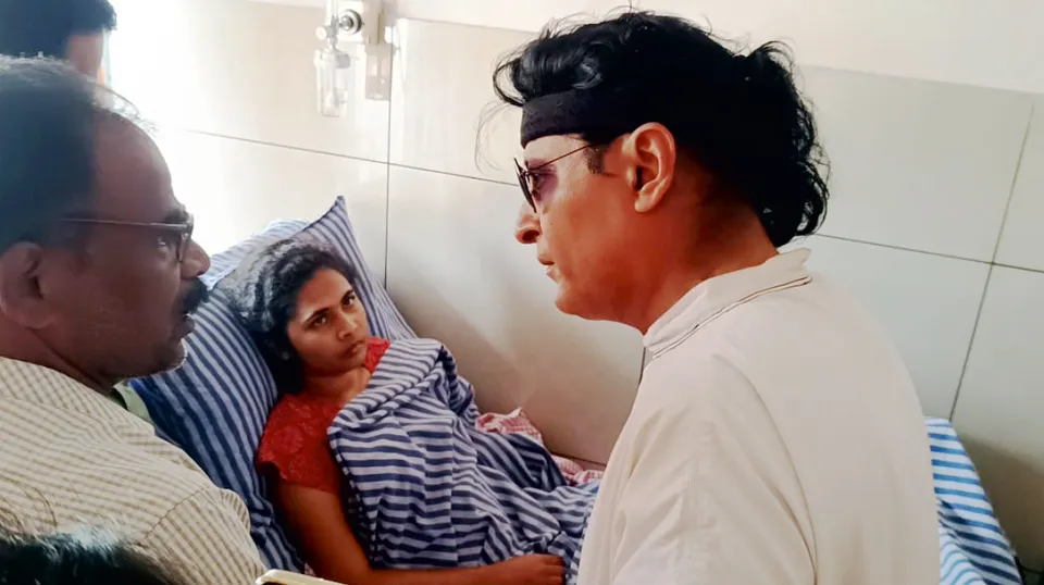 boche visited sruthi at hospital
