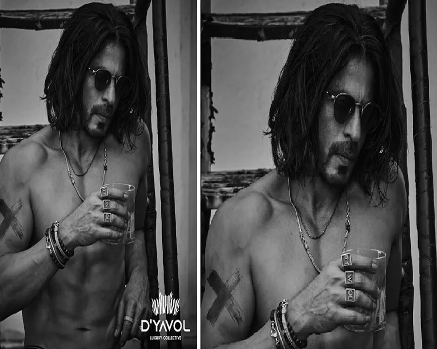 shah rukh shirtless.jpg