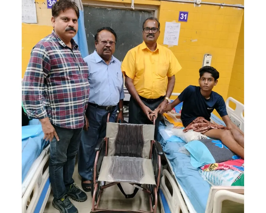 wheel chair donated delhi