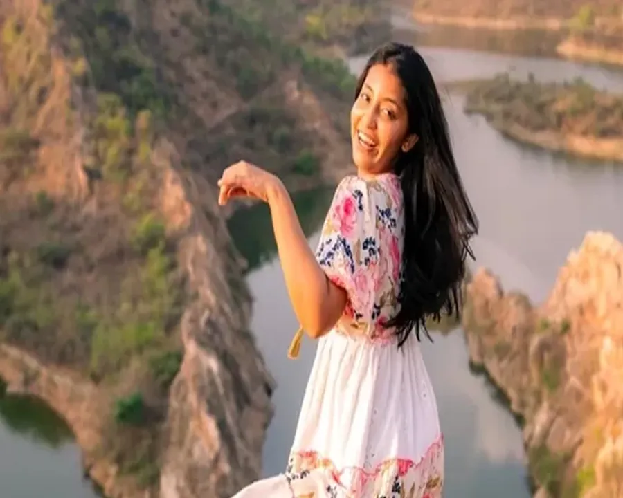 vlogger waterfalls death