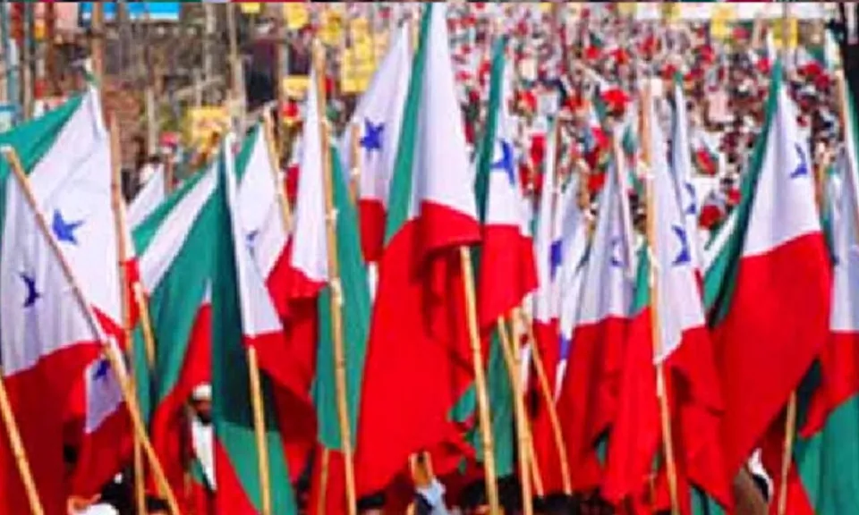 പോപ്പുലര്‍ ഫ്രണ്ട് നിയമവിരുദ്ധമായപ്പോള്‍ നിയമവിരുദ്ധര്‍ വേഷങ്ങളും പ്ലാറ്റ്‌ഫോമുകളും നേതൃത്വവും മാറി വീണ്ടും അവതരിക്കുമോ ? പാര്‍ട്ടികളിലും സംഘടനകളിലും മാത്രമല്ല സിനിമയില്‍ വരെ ഇവര്‍ നുഴഞ്ഞു കയറുന്നു. പിഴുതെറിയേണ്ട ശീലങ്ങള്‍ - ദാസനും വിജയനും