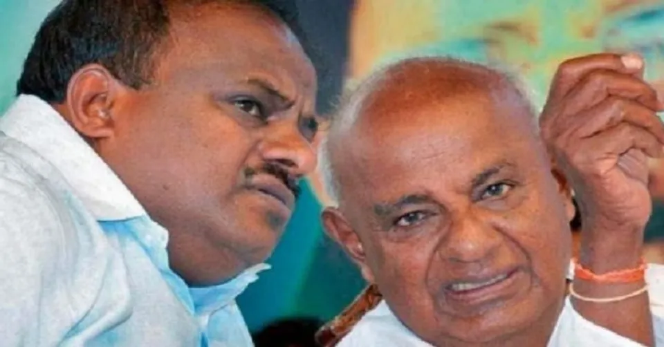 കർണാടകത്തിൽ ജനതാദൾ(എസ്) തകർന്നടിഞ്ഞെങ്കിലും പാർട്ടിയുടെ കേരളത്തിലെ നേതാക്കൾ ആശ്വാസത്തിൽ; കർണാടകയിൽ പാർട്ടി നിലംപറ്റിയെങ്കിലും ബി.ജെ.പിയെ പിന്തുണക്കുന്നത് പോലെയുളള അപകടങ്ങൾ ഉണ്ടാ‌യില്ലല്ലോ എന്ന ആശ്വാസത്തില്‍ നേതാക്കള്‍; കോൺഗ്രസ് വ്യക്തമായ ഭൂരിപക്ഷം നേടി കന്നട മണ്ണിൽ അധികാരം ഉറപ്പിച്ചതോടെ ആപത്തുകൾ ഒഴിവായെന്ന് കേരള നേതാക്കൾ