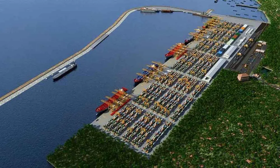 വിഴിഞ്ഞവും അവിടെ നിര്‍മ്മിക്കുന്ന മദര്‍ പോര്‍ട്ടും കേരളത്തിനെന്നല്ല രാജ്യത്തിനുതന്നെ അഭിമാനമാണ്. അതിന്‍റെ നിര്‍മ്മാണം നിര്‍ത്തണമെന്ന് ആവശ്യപ്പെടുന്നത് മൗഢ്യം തന്നെയാണ്. തീരശോഷണം സംബന്ധിച്ച പഠനങ്ങള്‍ നടക്കട്ടെ. തുടര്‍ നടപടികളും ഉണ്ടാകട്ടെ, തുറമുഖ നിര്‍മ്മാണവും തുടരട്ടെ. സമരം തുടങ്ങിയവര്‍ക്ക് അതവസാനിപ്പിക്കാന്‍ കൂടി അറിയണം - മുഖപ്രസംഗത്തില്‍ ചീഫ് എഡിറ്റര്‍ ജേക്കബ് ജോര്‍ജ്