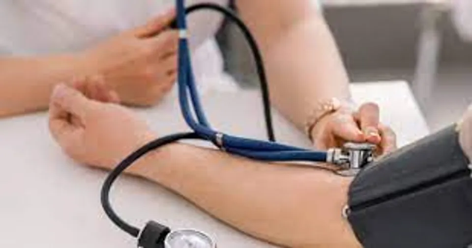 ഉയര്‍ന്ന രക്തസമ്മർദ്ദം നിയന്ത്രിക്കാന്‍ ഡയറ്റില്‍ നിന്നും ഒഴിവാക്കേണ്ട ചില ഭക്ഷണങ്ങളെ പരിചയപ്പെടാം... 