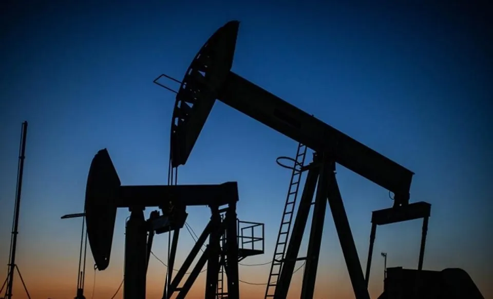 50 ലക്ഷം ബാരല്‍ ക്രൂഡ് ഓയില്‍ വിപണിയിലേക്ക്; ഇന്ധനവില കുറയ്ക്കാന്‍ ഇന്ത്യയുടെ സുപ്രധാന നീക്കം; കരുതല്‍ ശേഖരം വിപണിയിലെത്തിക്കുന്നത് വിവിധ രാജ്യങ്ങളോടൊപ്പം