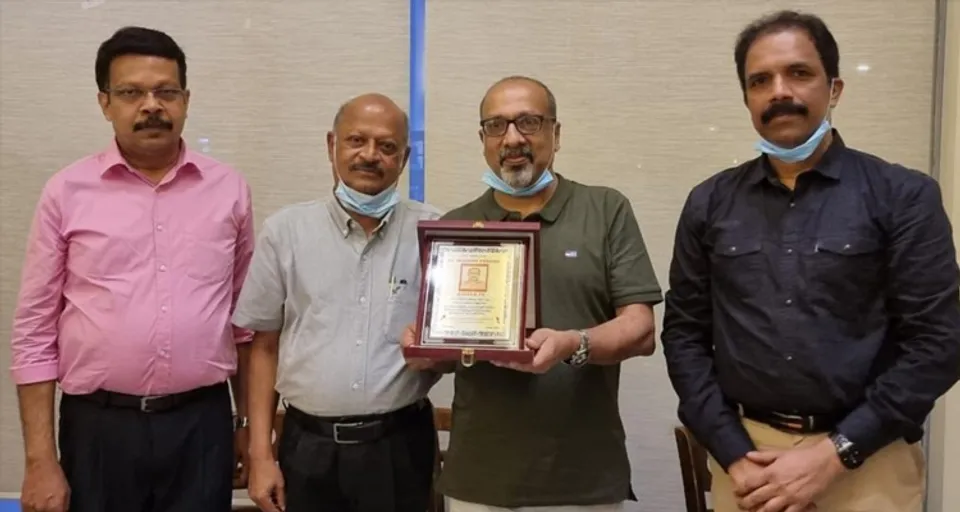 പ്രവാസ ജീവിതം അവസാനിപ്പിച്ച് നാട്ടിലേക്ക് മടങ്ങുന്ന റെഫീഖ് പി.എസ്സിനു യാത്രയ്പ്പ് നൽകി