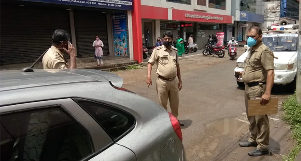 പാലക്കാട് നഗരത്തിലെ അനധികൃത പാർക്കിങ്ങ് പിടികൂടി