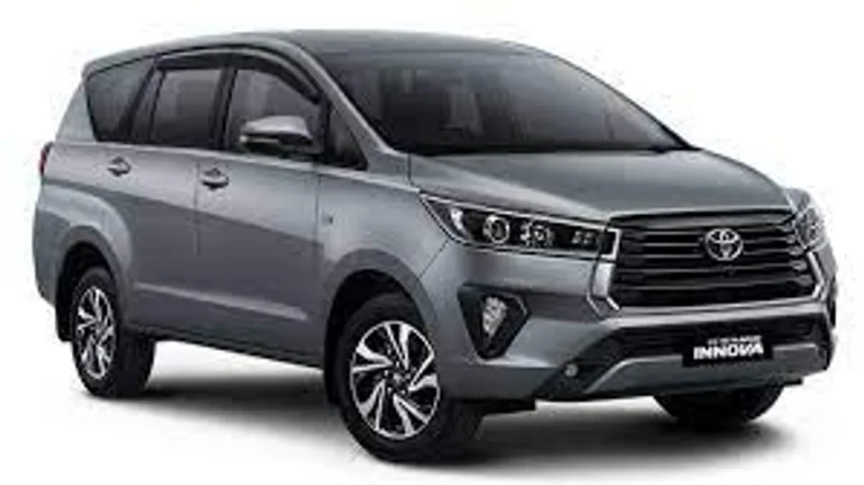 ടൊയോട്ട കിർലോസ്‌കർ മോട്ടോർ തങ്ങളുടെ വരാനിരിക്കുന്ന ഇന്നോവ ഹൈക്രോസ് മൂന്നു വരി എംപിവി രാജ്യത്തെ ഡീലർഷിപ്പുകളില്‍ ഉടനീളം വിതരണം ചെയ്യും; അഞ്ച് ട്രിമ്മുകളിൽ ലഭ്യമാക്കുന്ന പുതിയ ടൊയോട്ട ഇന്നോവ ഹൈക്രോസിന്റെ വിശേഷങ്ങളിലേക്ക്..