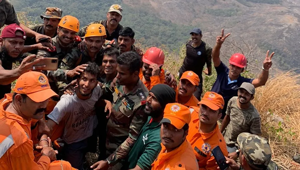 ഇന്ത്യന്‍ സേനയ്ക്കു തന്നെ അഭിമാനമായി ഈ ഭീമന്‍ രക്ഷാദൗത്യം, സമാനതകളില്ലാത്ത ദൗത്യം! ബാബുവിനെ രക്ഷപ്പെടുത്തിയ സൈനികര്‍ക്ക് ഒരു വലിയ സല്യൂട്ട്‌; കേരളത്തിന്‍റെ മാധ്യമ പ്രവര്‍ത്തന ചരിത്രത്തിലും ഇത് ഒരു പുതിയ അദ്ധ്യായം-മുഖപ്രസംഗത്തില്‍ ജേക്കബ് ജോര്‍ജ്‌