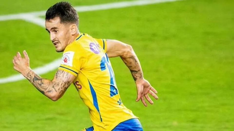 ലൂണയുടെ മാജിക്കിൽ ആദ്യ ഗോൾ നേടി ‘മഞ്ഞപ്പട’; ബ്ലാസ്‌റ്റേഴ്‌സ് മുന്നില്‍ (1-0)