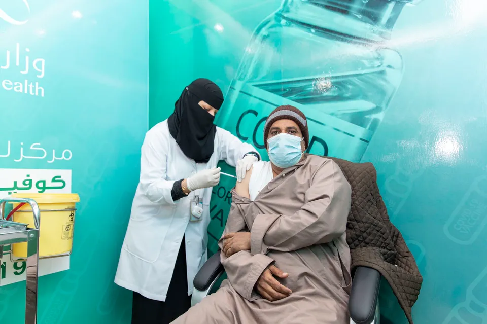 സൗദിയിലിന്ന് പുതിയ കോവിഡ് കേസുകള്‍ സ്ഥിരീകരിച്ചത് 1,534 രോഗമുക്തരായവര്‍ 1,487, മരണം 13, ഇതോടെ ആകെ 96.03 ശതമാനം പേര്‍ രോഗമുക്തരായി. 1,389 പേര്‍ അതീവ തീവ്രപരിചരണ വിഭാഗത്തില്‍ നിലവില്‍ ചികിത്സയിലാണ് കൂടുതല്‍ രോഗബാധിതര്‍ ഇന്ന്‍ മക്ക പ്രവിശ്യയിലാണ് 377 , കിഴക്കന്‍ പ്രവിശ്യ 337 , റിയാദ് 310, അസീര്‍ 156, ജിസാന്‍ 96, മദീന 74 എന്നിങ്ങനെയാണ്..