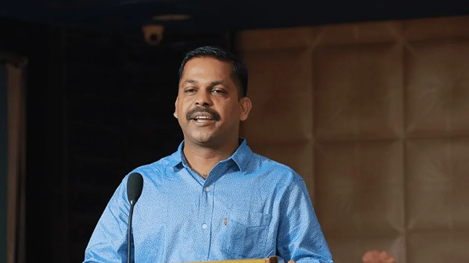 'സൂമി'നോട് പോകാന്‍ പറ, ഇവിടെ മലയാളിയുടെ വീ കണ്‍സോള്‍ ഉണ്ട് ! കേന്ദ്രസര്‍ക്കാരിന്റെ ഇന്നോവേഷന്‍ ചലഞ്ചില്‍ ഒന്നാം സ്ഥാനം നേടി ആലപ്പുഴയിലെ സ്റ്റാര്‍ട്ടപ്പ് കമ്പനി;  'വീ കണ്‍സോള്‍ ഇന്ത്യയുടെ ഔദ്യോഗിക വീഡിയോ കോണ്‍ഫറന്‍സിംഗ് ടൂളായത് രണ്ടായിരം കമ്പനികളെ മറികടന്ന്
