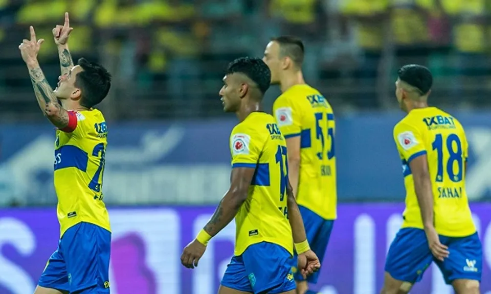 ഐഎസ്എല്ലില്‍ ഇന്ന് അതിനിര്‍ണായകം; പ്ലേ ഓഫ് പോരാട്ടത്തില്‍ കേരള ബ്ലാസ്‌റ്റേഴ്‌സ്-ബെംഗളൂരു എഫ്‌സി മത്സരം അല്‍പസമയത്തിനകം; ജയിക്കുന്നവര്‍ സെമിയില്‍, പരാജയപ്പെടുന്നവര്‍ പുറത്ത് ! ബ്ലാസ്റ്റേഴ്‌സിന്റെ സ്റ്റാര്‍ട്ടിംഗ് ഇലവന്‍ ഇങ്ങനെ