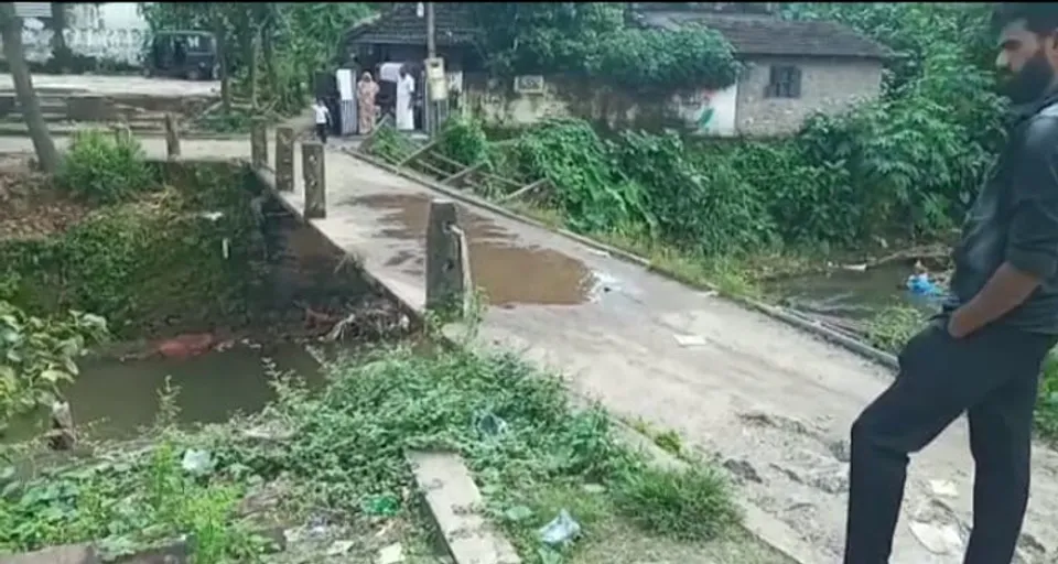 അപകടാവസ്ഥയിലുള്ള ജൈനിമേട് കുമാരസ്വാമി കോളനിയിലെ തോടിന് കുറുകെയുള്ള പാലം പുതുക്കി പണിയണം