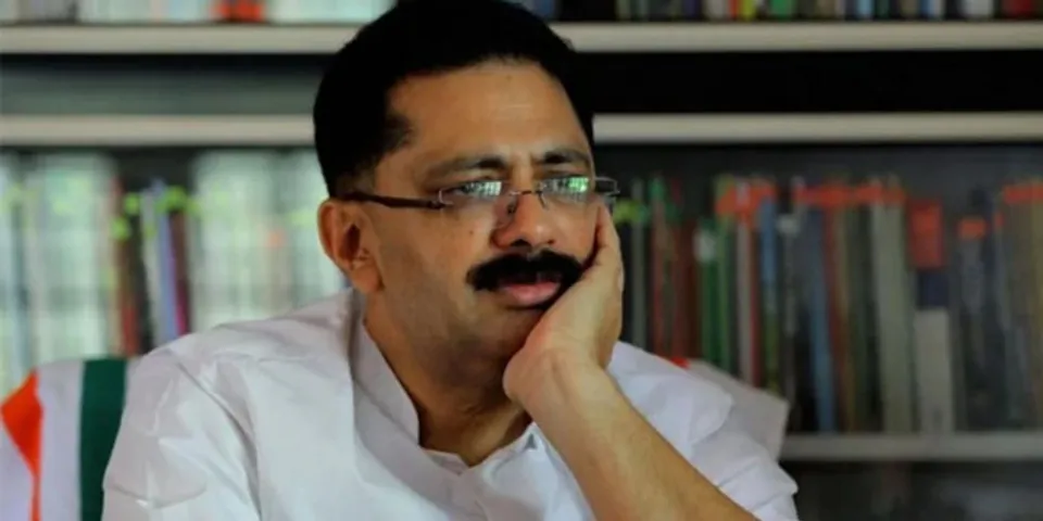 മണിപ്പൂർ കത്തുകയാണ്; ബി.ജെ.പി അധികാരത്തിൽ വന്ന് ആഴ്ചകൾ പിന്നിടുമ്പോഴത്തെ സ്ഥിതി ഭീഭൽസമാണ് ! റബ്ബറിൻ്റെ 300 രൂപ വാങ്ങാൻ നമ്മുടെ ശരീരത്തിൽ ജീവൻ അവശേഷിക്കുമോ വന്ദ്യ പിതാക്കൻമാരേ ? - ചോദ്യവുമായി ജലീൽ