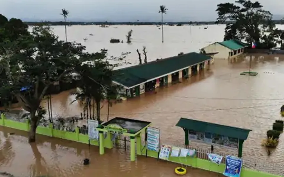 ഫിലിപ്പീൻസിൽ വിനാശം വിതച്ച മേഗി കൊടുംകാറ്റ് !