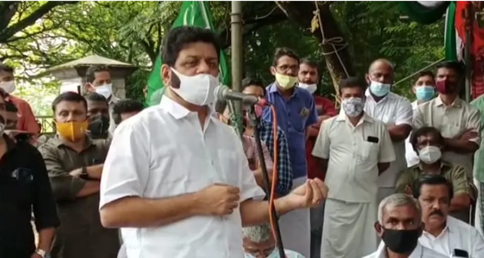 ബിജെപിക്ക് ഭരണം കിട്ടിയ ഏക നഗരസഭയായ പാലക്കാട് ഭരണം വ്യക്തിപരമായ കാര്യങ്ങൾക്ക് ഉപയോഗിക്കുന്നു - വി.കെ ശ്രീകണ്ഠൻ എംപി