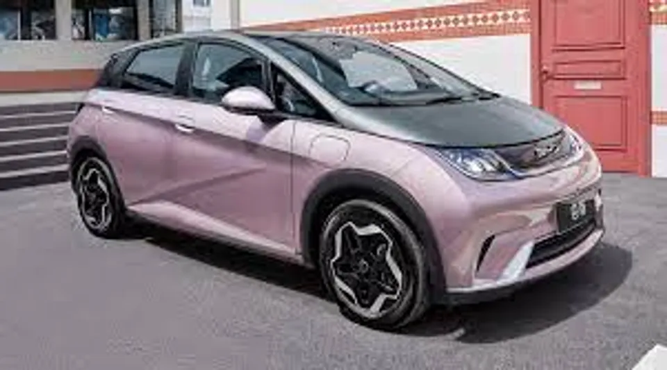 ചൈനീസ് വാഹന നിര്‍മ്മാണ കമ്പനിയായ ബിവൈഡി 2023 ഡോൾഫിൻ ഇലക്ട്രിക് കാർ പുറത്തിറക്കി; പ്രത്യേകതകൾ നോക്കാം..