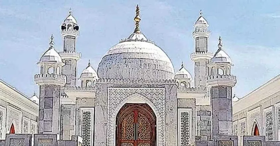 മരിച്ചുപോയ മാതാവിന്റെ ഓർമയ്ക്കായി ‘താജ്മഹൽ’ നിർമിച്ച് മകൻ; ചിലവ് അഞ്ച് കോടി