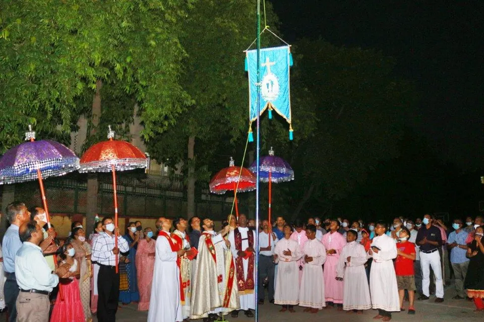 ഡല്‍ഹി മയൂർവിഹാർ 3 അസംപ്ഷൻ ഫൊറോന പള്ളിയിൽ സ്വർഗാരോപിത മാതാവിന്റെ തിരുനാളിനോടനുബന്ധിച്ച് പതാക ഉയര്‍ത്തി