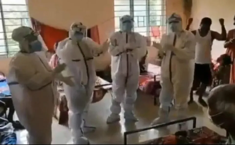 കൊവിഡ് രോഗികൾക്ക് സന്തോഷം പകരാൻ നൃത്തം ചെയ്‌ത്‌ ആസ്സാമിലെ ആരോഗ്യപ്രവർത്തകർ