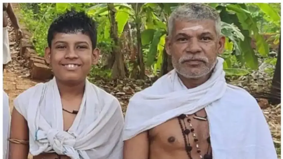 കുളിക്കുന്നതിനിടെ കുളത്തില്‍ മുങ്ങിപ്പോയി; മകനു പിന്നാലെ പിതാവും മരിച്ചു