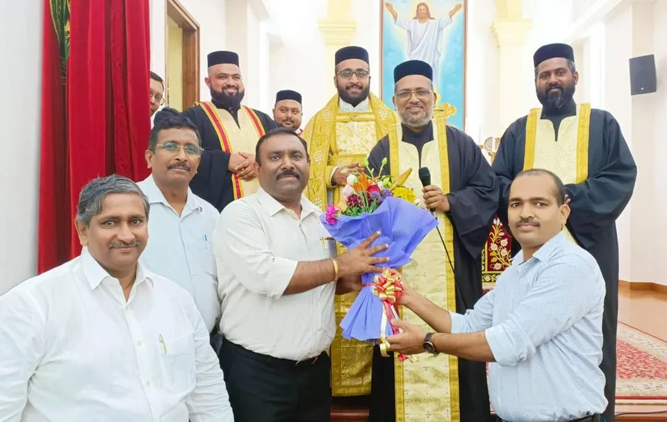 ഡൽഹി വൈ എം സി എ ബോർഡിൻറെ വൈസ് പ്രസിഡന്റായി തെരഞ്ഞെടുക്കപ്പെട്ട ഗരീഷ്‌ വർഗ്ഗീസ്സിനെ ഹൗസ്‌ഖാസ്‌ സെൻറ് മേരീസ്‌ കത്തീഡ്രൽ ആദരിച്ചു