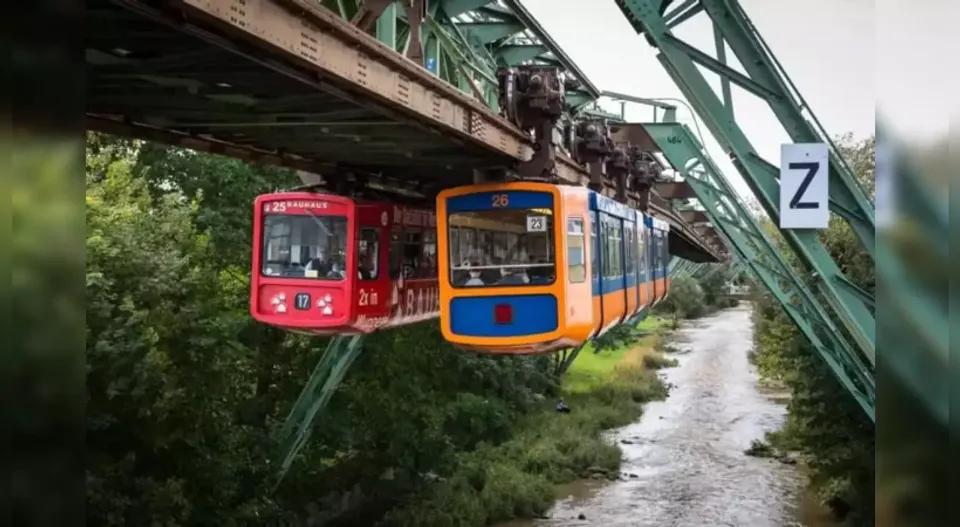 ഇനിയല്പം തലകീഴായി കാഴ്ചകൾ കാണാം; ഇത് തല കുത്തനെ ഓടും ട്രെയിനുകള്‍