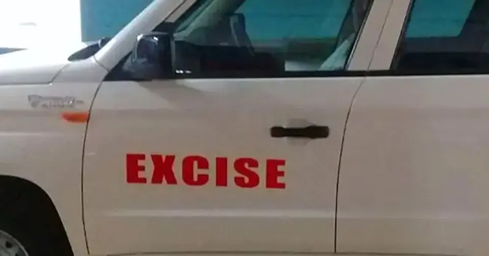 കൊല്ലത്ത് ക​ഞ്ചാ​വു​മാ​യി സ്ത്രീ എക്സൈസ് പിടിയിൽ