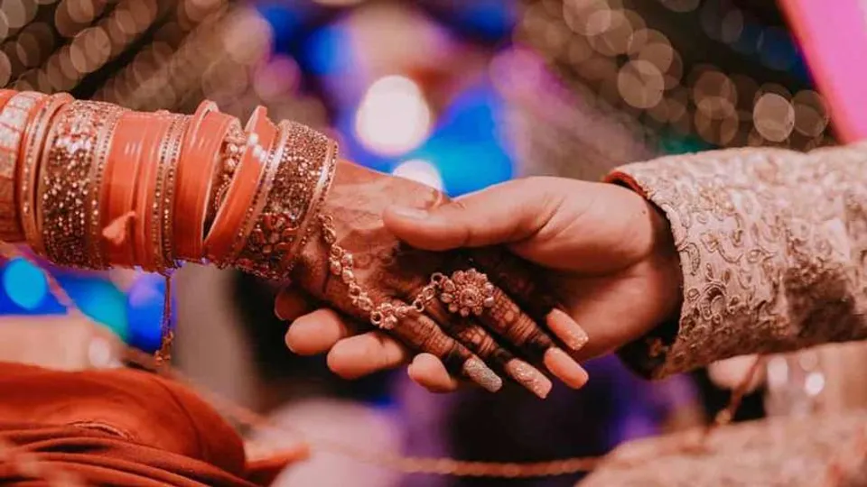 മലപ്പുറത്ത് പ്രായപൂര്‍ത്തിയാകാത്ത പെണ്‍കുട്ടിയെ വിവാഹം ചെയ്ത സംഭവം; വരന്റെയും വധുവിന്റെയും വീട്ടുകാര്‍ക്കെതിരെ പോക്‌സോ കേസ്