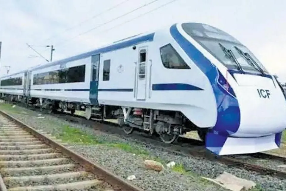 വന്ദേ ഭാരതിന് വിമാനത്തിലെ നിരക്ക്; തത്കാലിന് 3405 രൂപ