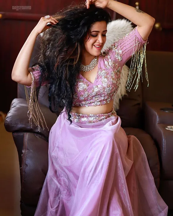 വിവാഹം കഴിക്കാന്‍ ആഗ്രഹമുണ്ട്; പക്ഷെ, പേടിയാണ്, എന്തെങ്കിലും പറഞ്ഞാല്‍ വളച്ചൊടിക്കും, വിവാദമാകുമെന്ന് അഭിരാമി സുരേഷ്