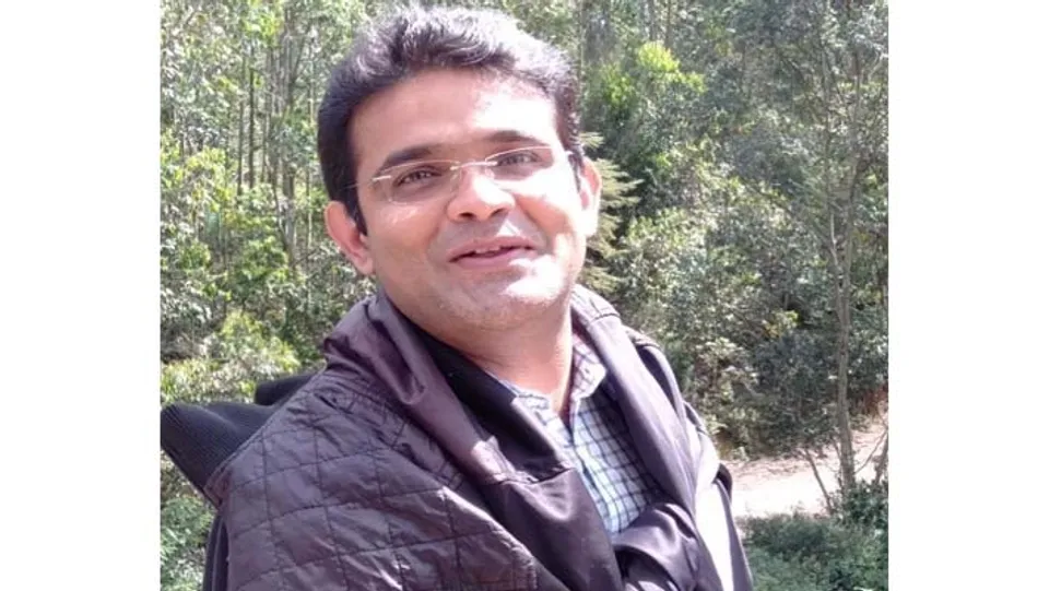ശാസ്ത്രത്തെ മുൻനിർത്തി ലോകത്തെ കീഴടക്കി എന്ന വമ്പു പറയുന്നവന്റെ മുന്നിൽ, അവനെ ഇളഭ്യനാക്കിക്കൊണ്ടു പ്രകൃതി 'ടോം ആൻഡ് ജെറി' കളിക്കുകയാണ്. ജാതിവെറിയുടെ മണിയടി ശബ്ദങ്ങള്‍ക്കെതിരെ  പടപൊരുതിയ  ധീരന്മാർക്കു സാമൂഹിക അകലം 'അകല'ങ്ങളിലായിരുന്നു, മനസ്സുകളിലായിരുന്നില്ല. കോവിഡ് കാലം കഴിയുമ്പോൾ ഈ അകലങ്ങൾ അടുപ്പങ്ങൾ ആയും അടുപ്പുകല്ലുകളായും മാറണം - യുവ വൈദികന്‍റെ കുറിപ്പ് ശ്രദ്ധനേടുന്നു