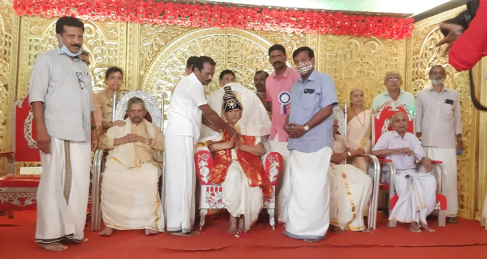 പാലക്കാട്ടുശ്ശേരി ശേഖരി വർമ വലിയരാജാവിനെ ഓള്‍ ഇന്ത്യാ വീരശൈവ സഭ ആദരിച്ചു