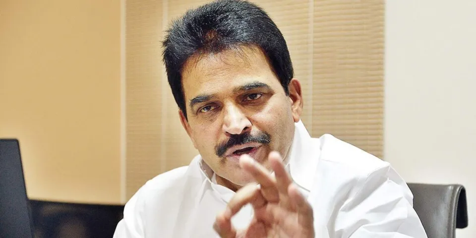 കര്‍ണ്ണാടകയില്‍ ഇത്തവണ സിറ്റിംഗ് എംഎല്‍എമാര്‍ക്കും എംഎല്‍സിമാര്‍ക്കും സീറ്റില്ല, പണം എറിഞ്ഞ് സീറ്റ് തരപ്പെടുത്തുന്ന പതിവും ഇത്തവണ ഏശില്ല, നിലപാട് കടുപ്പിച്ച് കെ സി വേണുഗോപാല്‍ 