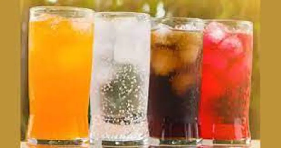 ശീതള പാനീയങ്ങൾ അമിതമായി കുടിക്കുന്നതുകൊണ്ടുള്ള ആരോ​ഗ്യ പ്രശ്നങ്ങൾ നോക്കാം..