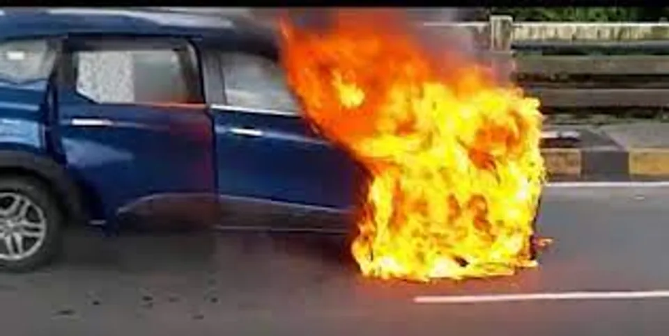 വാഹനങ്ങൾക്കു തീപിടിക്കുന്നതിനുള്ള കാരണങ്ങൾ എന്തൊക്കെയാണെന്ന് മനസ്സിലാക്കാം