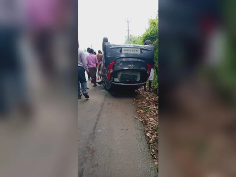 കൊപ്പം വണ്ടുംതറയിൽ വാഹനാപകടം; അച്ഛനും മകനും പരിക്ക്