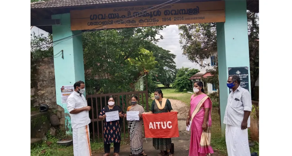 മുടങ്ങിയ വേതനം മുഴുവൻ നൽകുക, ഓണത്തിന് ഒരു മാസത്തെ ശമ്പളം അഡ്വാൻസായി നൽകുക തുടങ്ങിയ ആവശ്യങ്ങൾ ഉന്നയിച്ച് സ്കൂൾ പാചക തൊഴിലാളികൾ വെമ്പള്ളി ഗവ. യു.പി സ്കൂളിന് മുന്നിൽ സമരം നടത്തി
