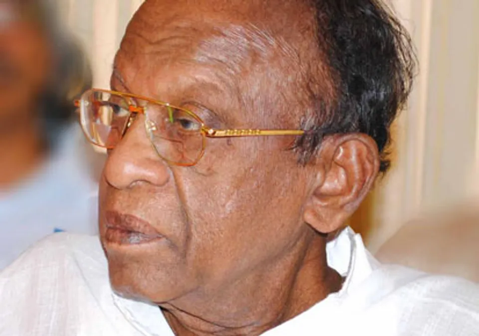 സുകുമാർ അഴീക്കോടിന്റെ 94 മത് ജന്മദിനം - ഉറക്കത്തിലും ഉണര്‍ന്നിരിക്കുന്ന സിംഹം ദേശീയ പാതയില്‍..!!