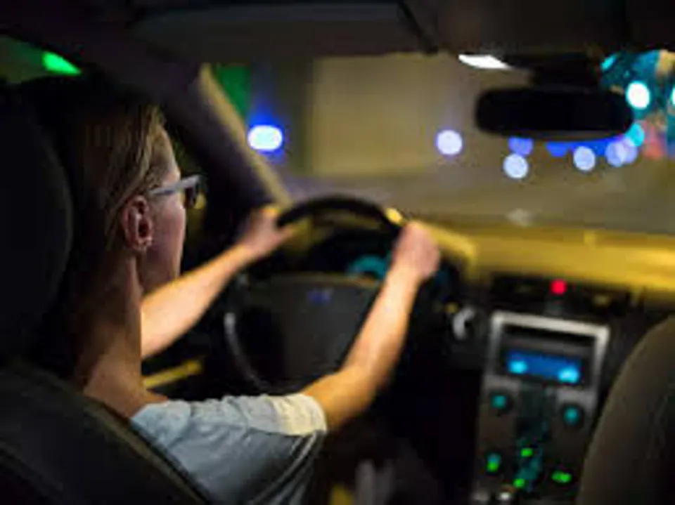 ഒരു കാറിന്റെ ഡ്രൈവിങ് സീറ്റിലിരുന്ന് എങ്ങനെ ഏറ്റവും നല്ല രീതിയില്‍ ഡ്രൈവ് ചെയ്യാനാവുമെന്ന് നോക്കാം