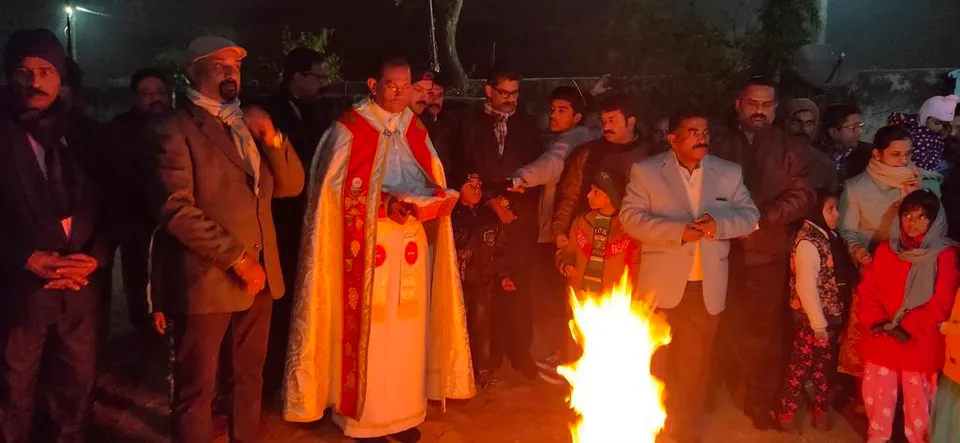 ലാഡോസരായ് - അന്ധേരിയ മോഡ് ലിറ്റിൽ ഫ്ലവർ ദേവാലയത്തിൽ തിരുപിറവി ശുശ്രൂഷകൾ നടന്നു