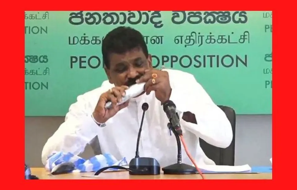 മത്സ്യങ്ങളിലൂടെ കൊവിഡ് വരില്ലെന്ന് തെളിയിക്കാന്‍ പച്ച മീന്‍ വേവിക്കാതെ കഴിച്ച് മുന്‍മന്ത്രി; വീഡിയോ