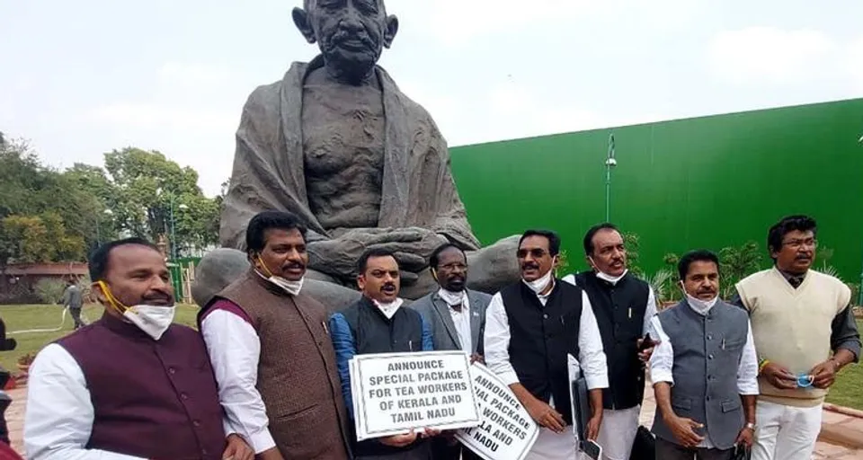 എംപിമാരുടെ പാർലമെൻറ് സമരം - ഡീൻ കുര്യാക്കോസ് എംപിയും, കോൺഗ്രസ്‌ എംപിമാരും ധര്‍ണ നടത്തി