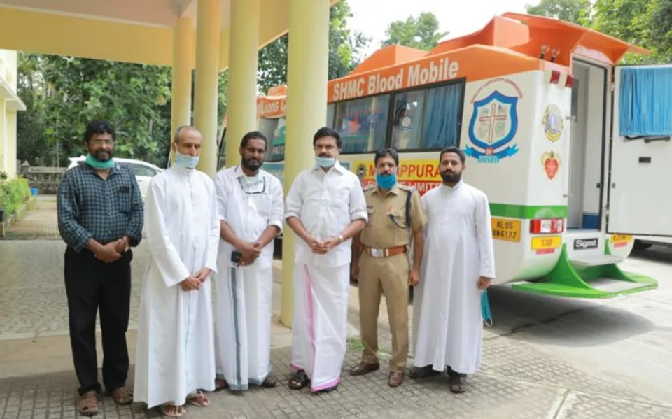 യുവജനങ്ങൾക്ക് മാതൃകയായി മാർ ജേക്കബ്ബ് മുരിക്കന്റെ നേതൃത്വത്തിൽ അൻപതോളം വൈദികരുടെ രക്തദാനം