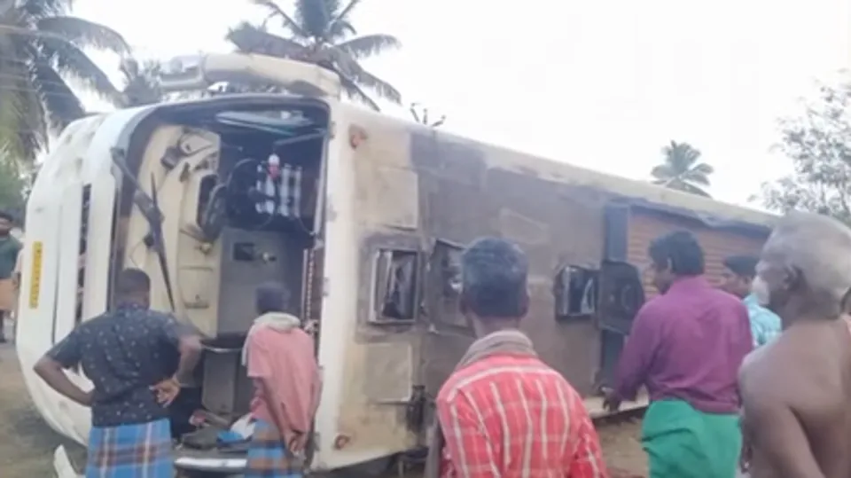 വേളാങ്കണ്ണിക്ക് പോയ തീർത്ഥാടകർ സഞ്ചരിച്ച ബസ് മറിഞ്ഞു കുട്ടി ഉൾപ്പെടെ നാലു പേർക്ക് ദാരുണാന്ത്യം;  38 പേർക്ക് പരിക്ക്