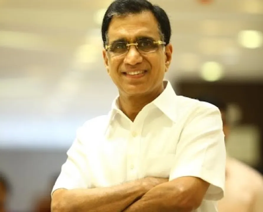 കല്യാണ്‍ ജൂവലേഴ്‌സ് മുഖ്യമന്ത്രിയുടെ ദുരിതാശ്വാസ നിധിയിലേയ്ക്ക് ഒരു കോടി രൂപ നല്കും