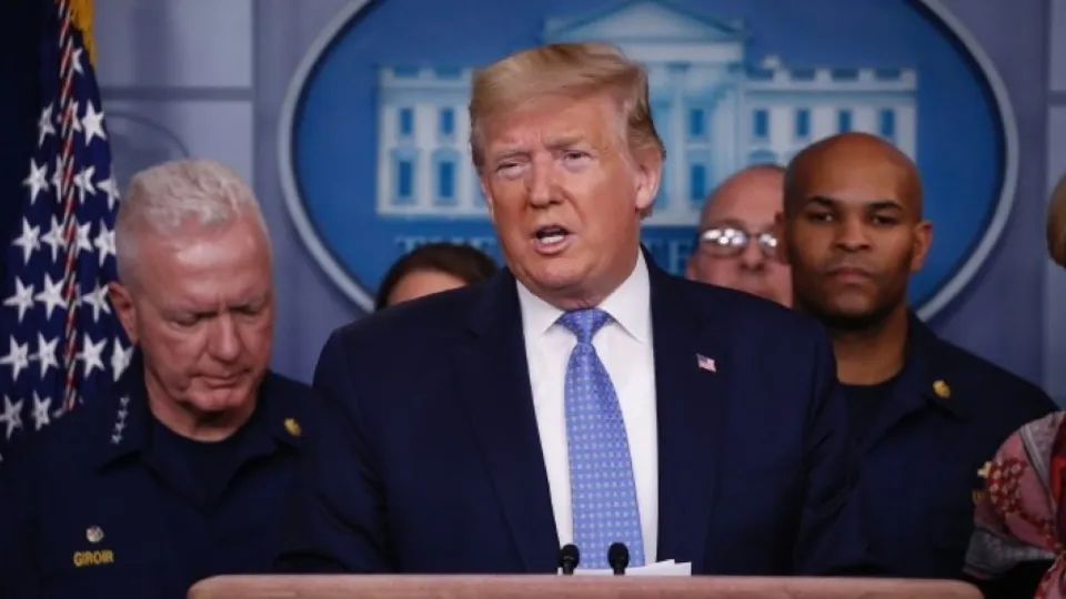 ചരിത്രത്തിലാദ്യമായി  അമേരിക്കയിലെ എല്ലാ സംസ്ഥാനങ്ങളും ദുരന്ത മേഖലയായി പ്രഖ്യാപിച്ചു.