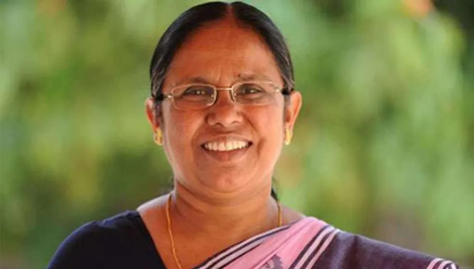 രക്ഷിക്കാൻ കുറച്ച് ദിവസത്തേക്കേങ്കിലും തിരിച്ചു വരുമോ?  ശൈലജ ടീച്ചറിനോട് ഹരീഷ് പേരടി