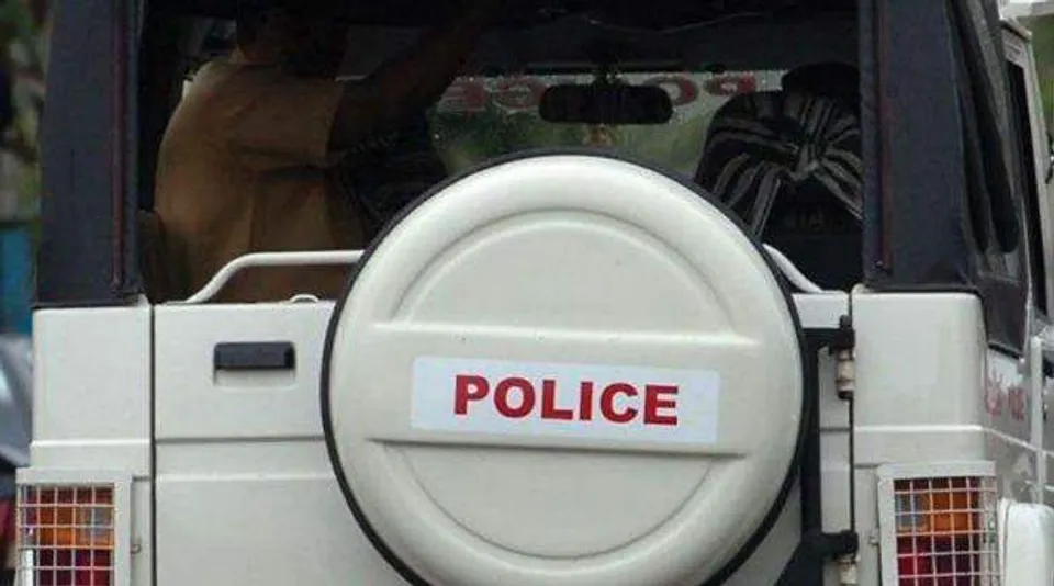 കൊ​ച്ചി​യി​ലെ ആ​ഡം​ബ​ര ഹോ​ട്ട​ലു​ക​ളി​ല്‍ ന​ട​ന്ന പ​രി​ശോ​ധ​ന​യി​ല്‍ നാല് പേർ അറസ്റ്റിലായി